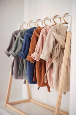 Jollein Pale Pink 1-2jr Badjas 060-808-00090 -Baby Wereld Verkoop Sfeerfoto Badjas Jollein 2