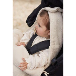 Jollein Grain Knit Oatmeal 3/5 Punts 0-9 Maanden Autostoel Voetenzak 025-811-67047 -Baby Wereld Verkoop jollein grain knit oatmeal 0 9 maanden autostoel voetenzak 025 811 67047 3